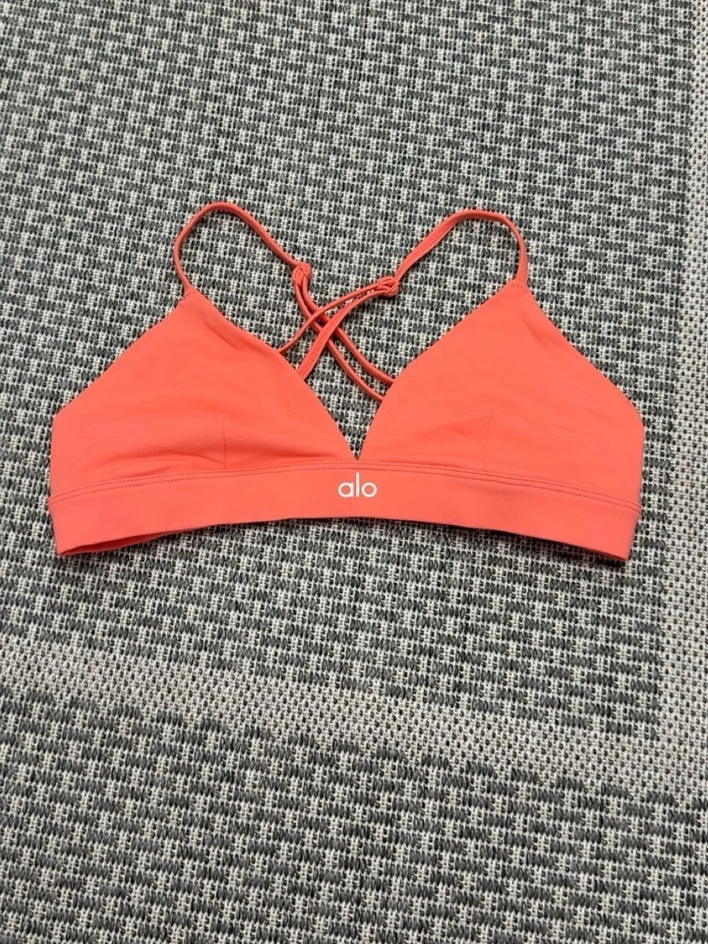 Alo Yoga Splendor Bra in Candy Orange